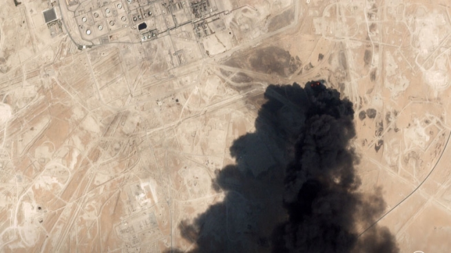 سعوودیه‌: دامه‌زراوه‌ نه‌وتییه‌كانمان به‌ چه‌كی ئێرانی كراونه‌ته‌ ئامانج